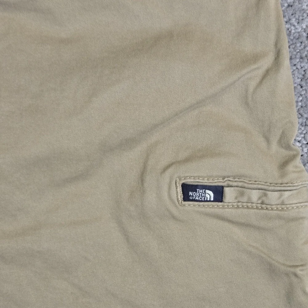 The North Face Mens Classic Khaki Cargo Shorts Size 38 Hiking Water Trail